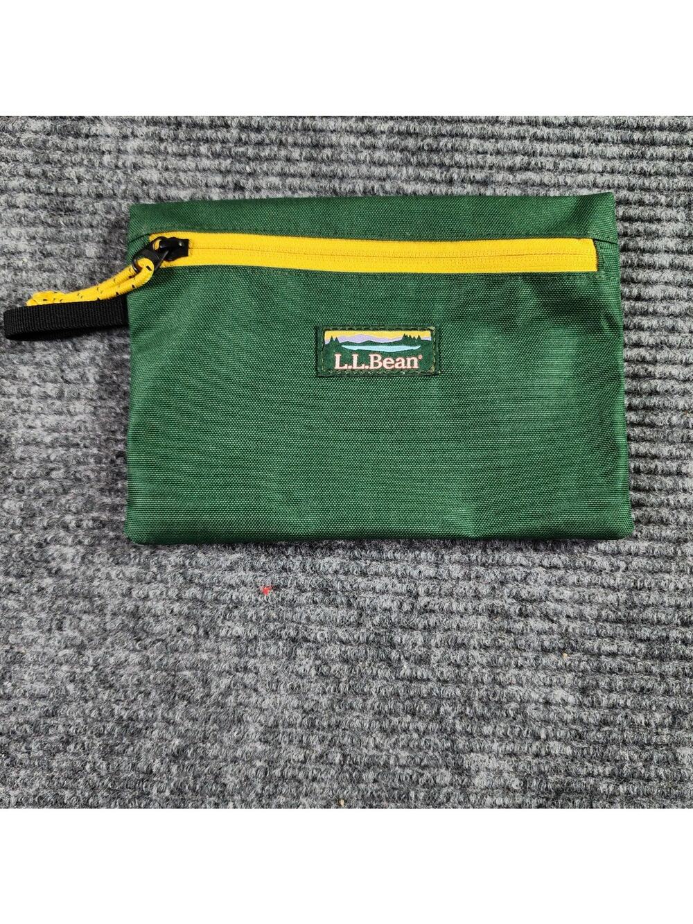 L.L. Bean Stowaway Travel/Organizer Accessory Pouch Green Yellow Zip